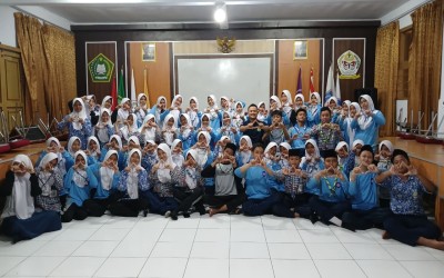 PMR MTs Serba Bakti Kuasai Teknik Miniatur Tandu Darurat